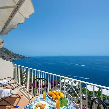 Open Gate Praiano