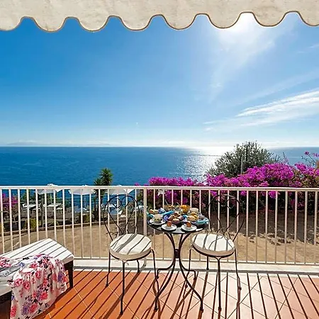 Open Gate Praiano