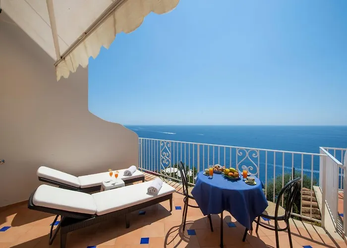 מלון Open Gate 3*