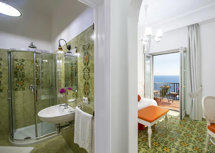 מלון Open Gate 3*