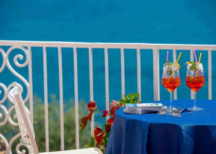 Open Gate מלון 3*