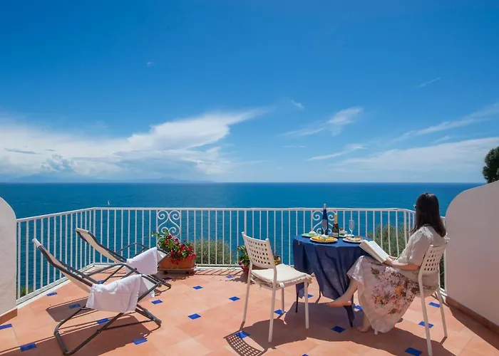 מלון Open Gate 3*